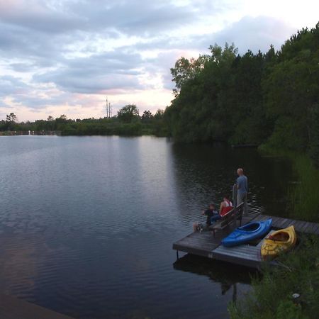 Mallards' Landing Hotel Hayward Esterno foto